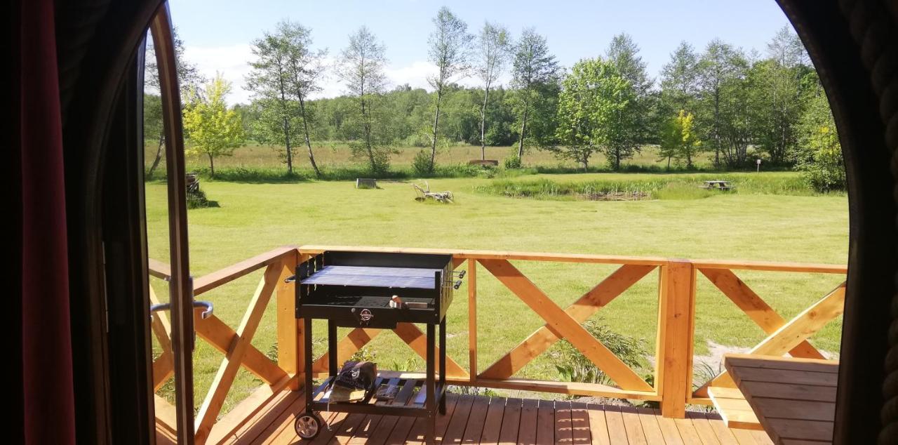 Woodorf-Drewnem: Riverside Log Cabins with Outdoor Activities Ustka Exterior photo