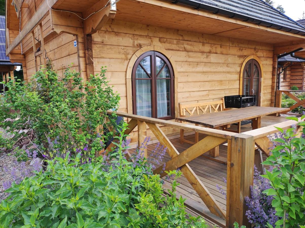 Woodorf-Drewnem: Riverside Log Cabins with Outdoor Activities Ustka Exterior photo
