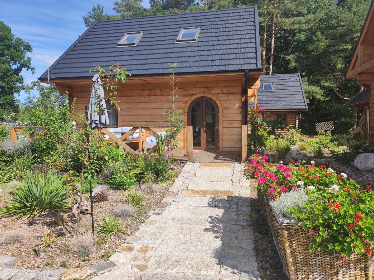 Woodorf-Drewnem: Riverside Log Cabins with Outdoor Activities Ustka Exterior photo