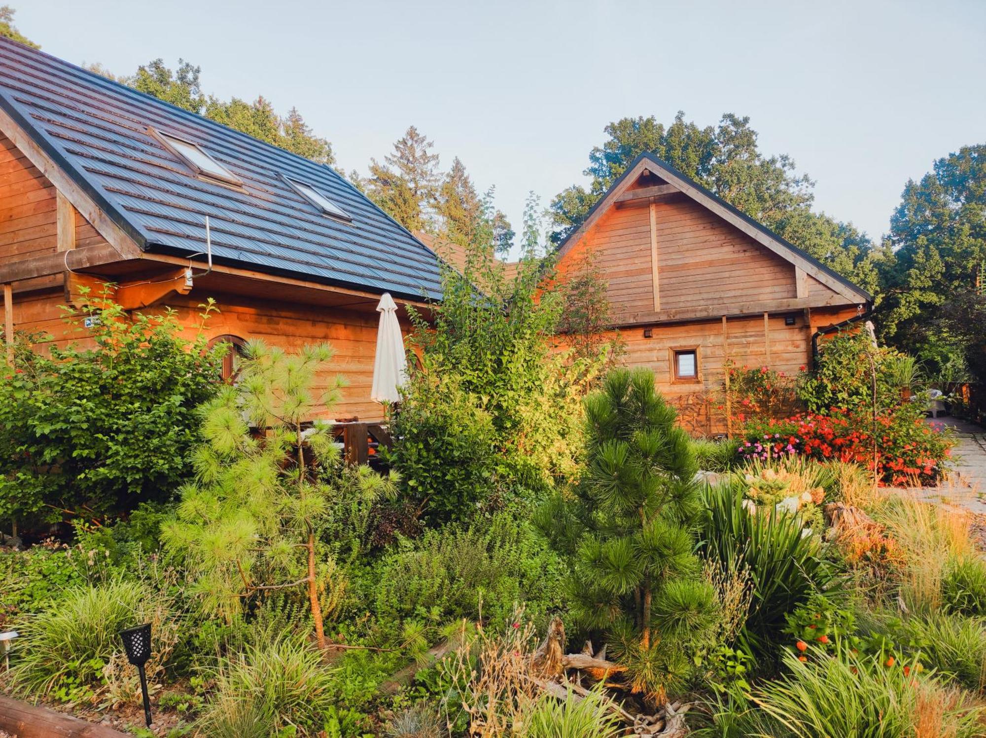Woodorf-Drewnem: Riverside Log Cabins with Outdoor Activities Ustka Exterior photo