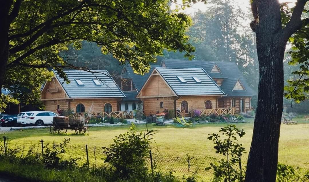 Woodorf-Drewnem: Riverside Log Cabins with Outdoor Activities Ustka Exterior photo
